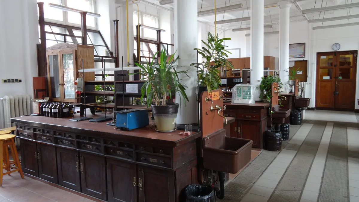 A modern analytical chemistry laboratory (representative image). AICTE's Post-Doctoral Fellowship supports advanced research by PhD holders at AICTE-approved institutions.