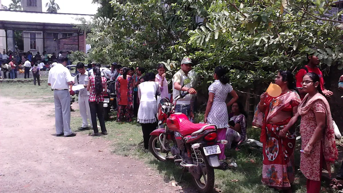 Candidates and parents outside an entrance examination centre in Howrah, West Bengal, during a 2011 exam (representative image)