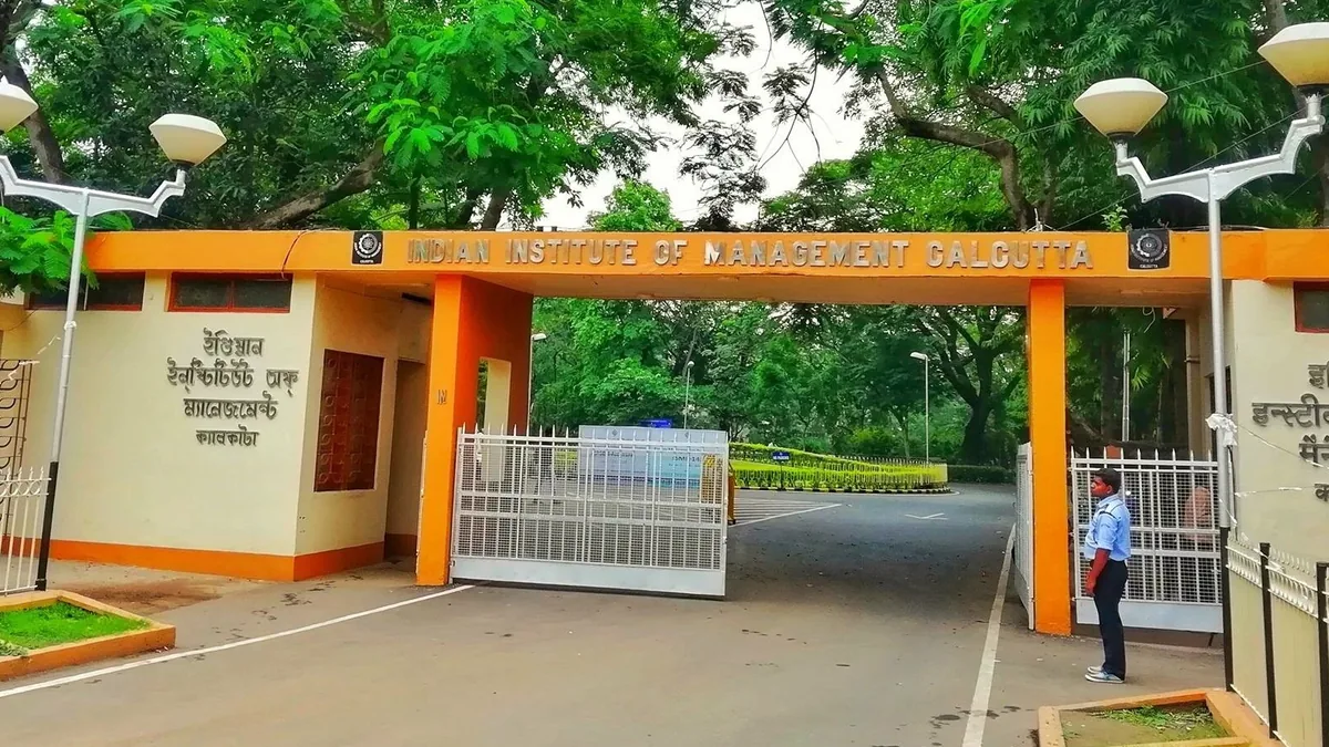 The entrance gate of IIM Calcutta's Joka campus. Round 2 applications for the one-year MBAEx programme are open till December 1, 2026.