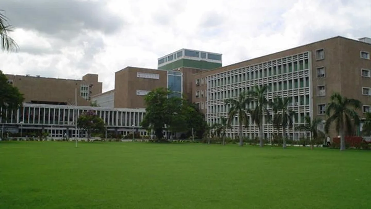 The central lawn and main building of the All India Institute of Medical Sciences, New Delhi. AIIMS conducts the INI CET for postgraduate medical courses at Institutes of National Importance.