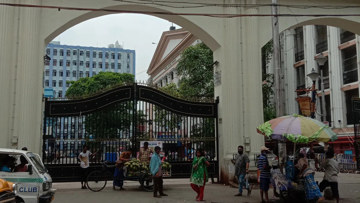 The main entrance of Medical College and Hospital, Kolkata at College Street (representative image).